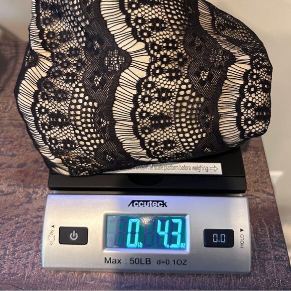 Windsor Women's Black Lace Layered Crew Neck Short Sleeve Peplum Top Size Medium - Picture 8 of 8